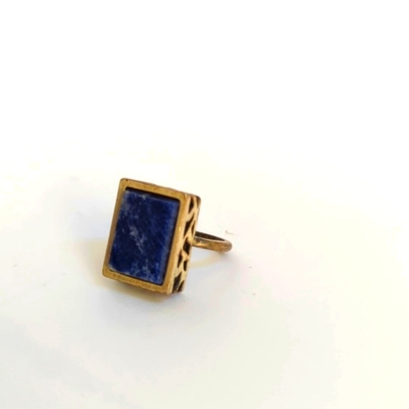 Vintage Jewelry - Square ring with blue stone